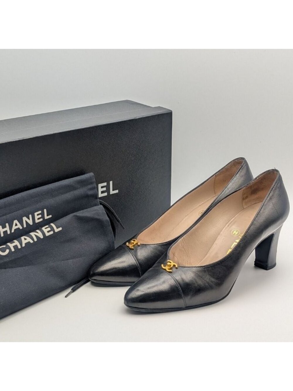 Chanel CC Logo Turnlock Pumps Black Leather Heels Shoes